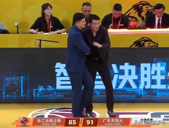 开云-王博：广东两个外援打穿防守体系，我们还没到看名次对手打的时候